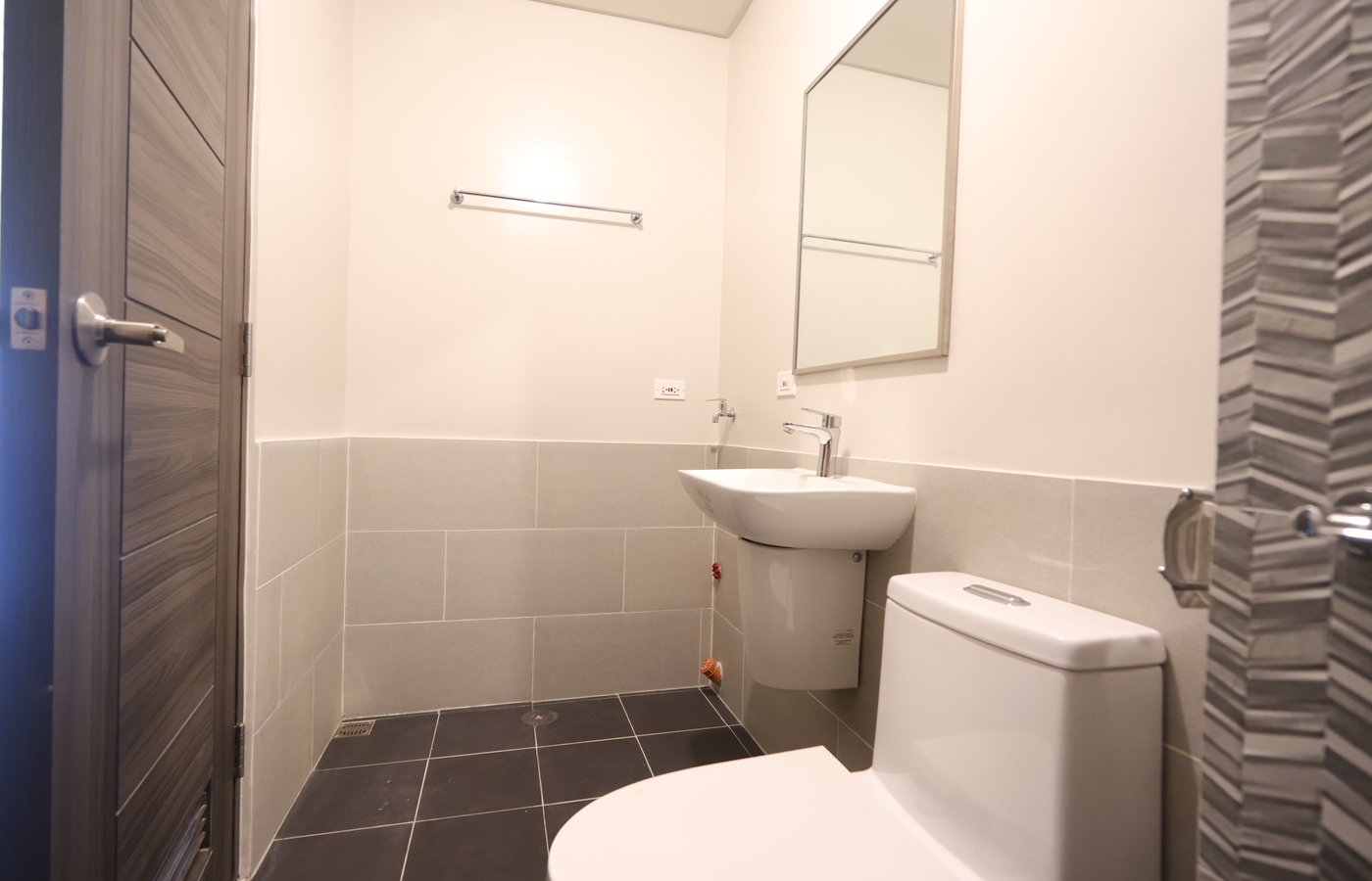 Photo 2 of 10 — Condo for rent, Cirrus, Pasig