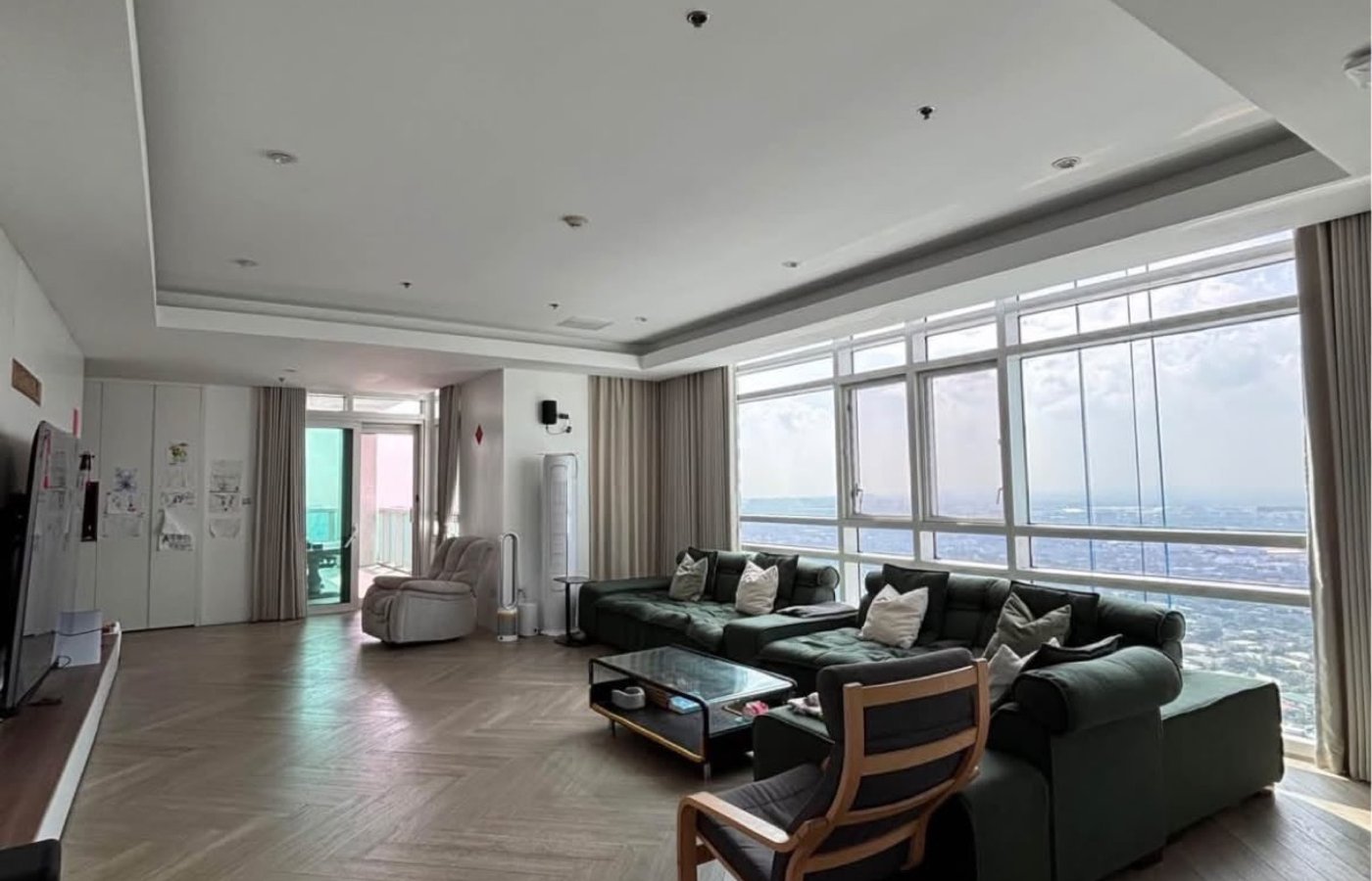 Photo 9 of 9 — 3BR condo for sale, Park Terraces, Makati