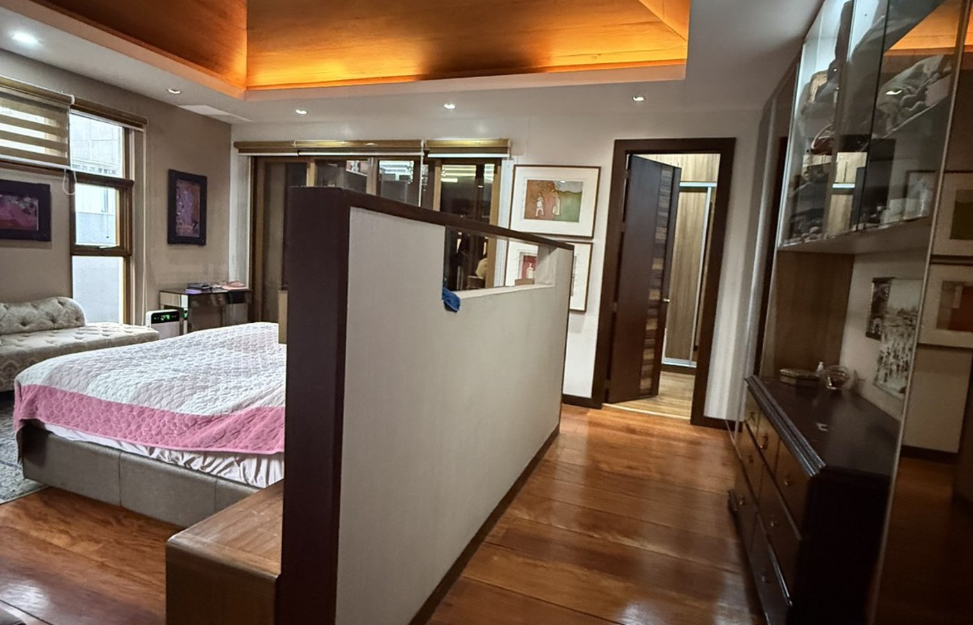 Photo 4 of 10 — 5BR house for sale, Loyola Grand Villas, Quezon City