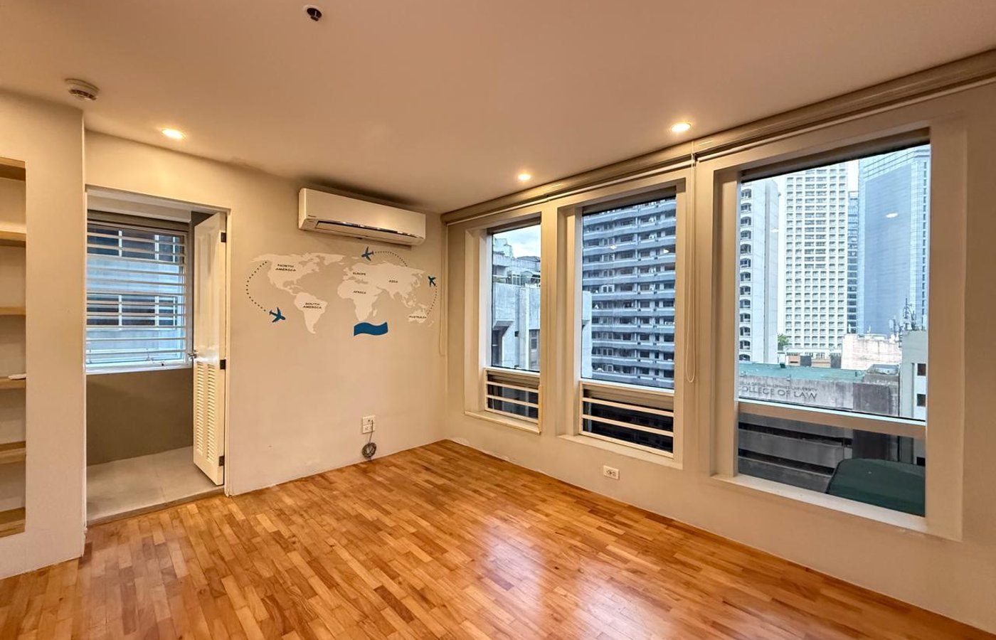 Photo 6 of 10 — 2BR condo for sale, Easton Place Condominium, Makati