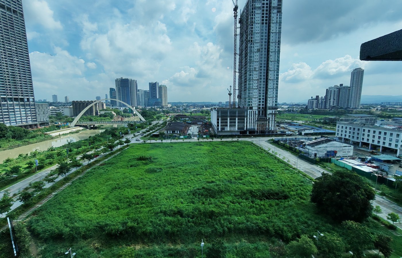 Studio Unit for Lease at Cirrus Residences