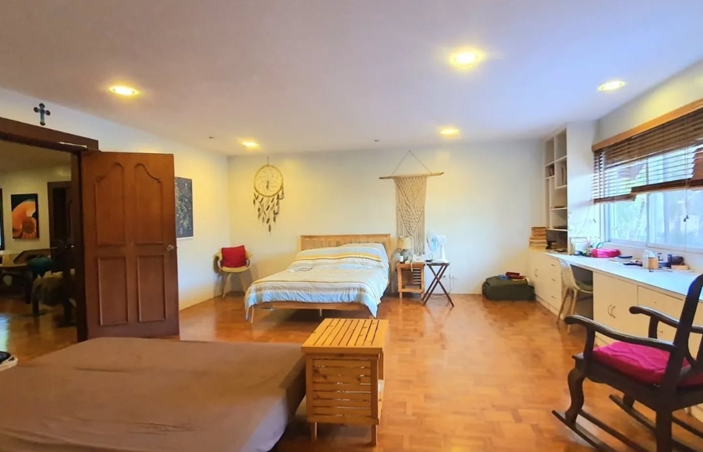 Photo 2 of 10 — 6BR house for sale, White Plains, Quezon City
