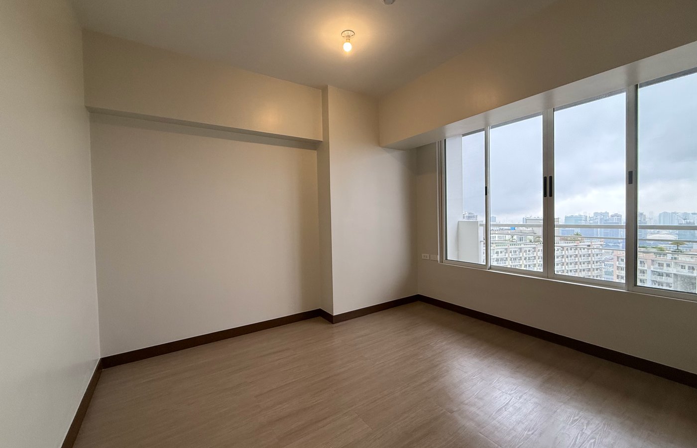 Photo 7 of 8 — 2BR condo for rent, The Oriana, Quezon City