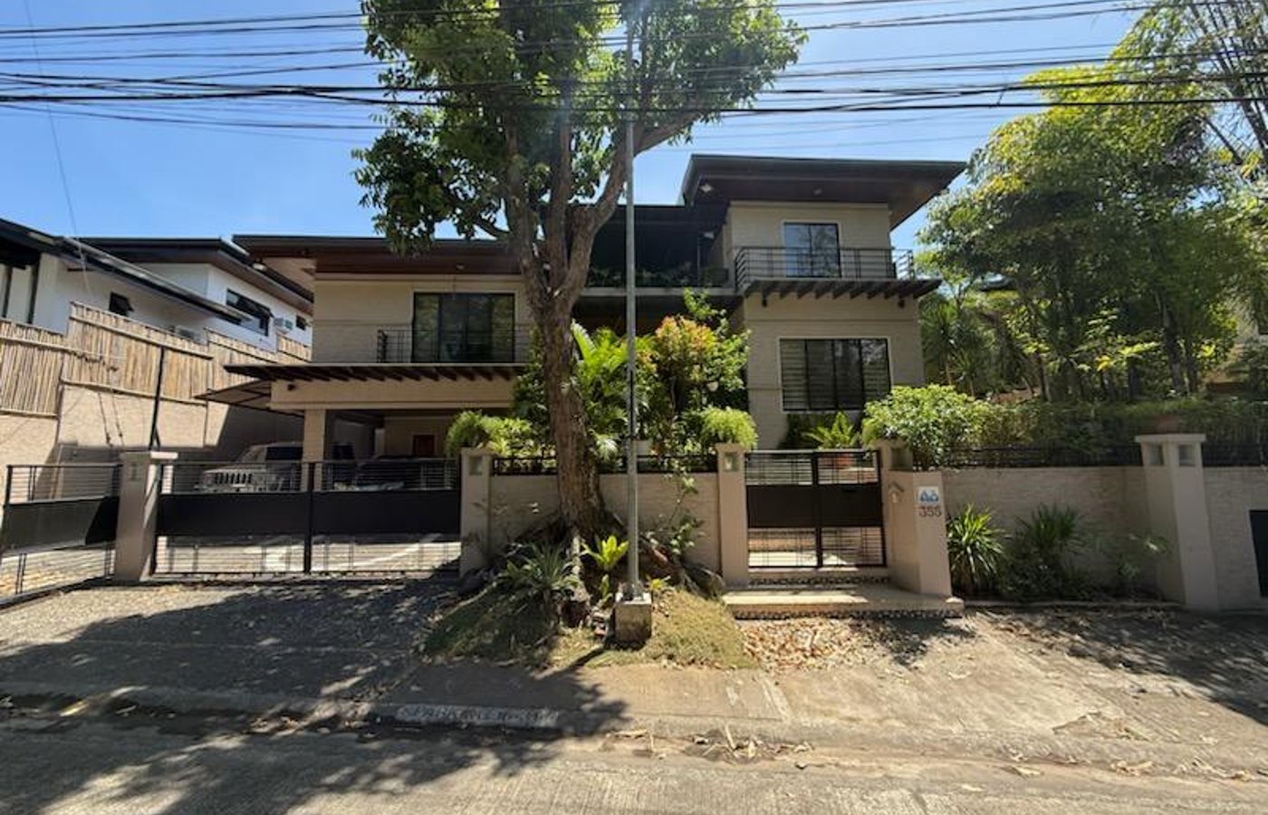 Photo 1 of 10 — 5BR house for sale, Ayala Alabang Village, Muntinlupa
