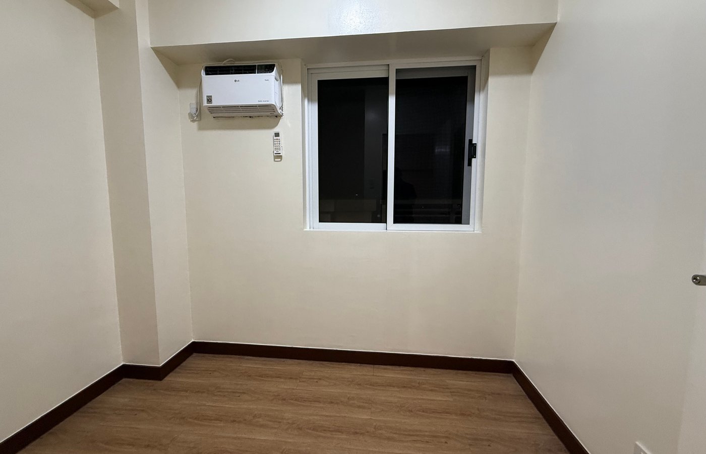 Photo 7 of 10 — 2BR condo for sale or rent, Torre De Manila, Manila