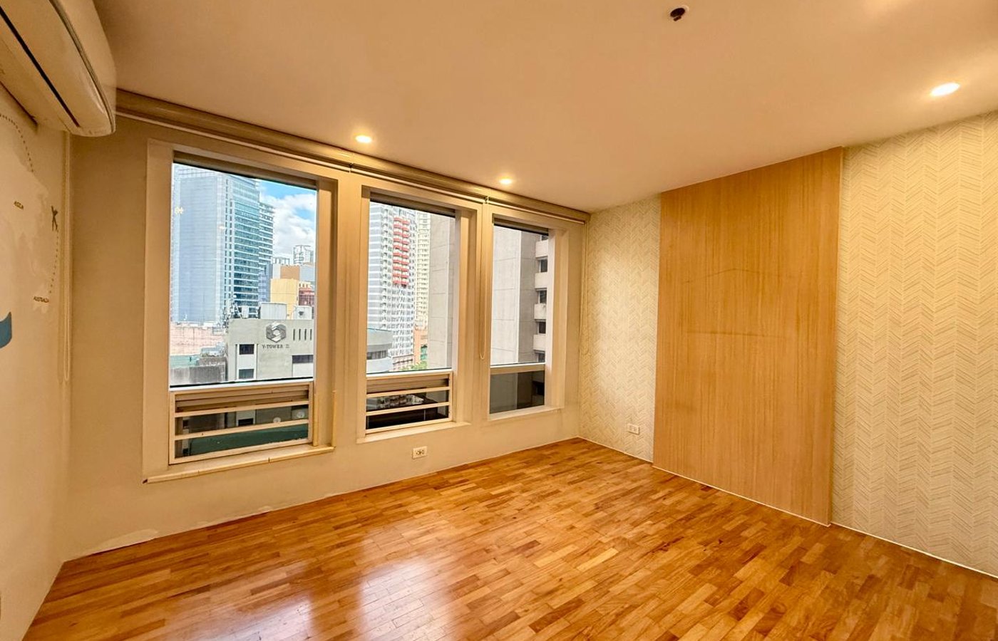 Photo 7 of 10 — 2BR condo for sale, Easton Place Condominium, Makati
