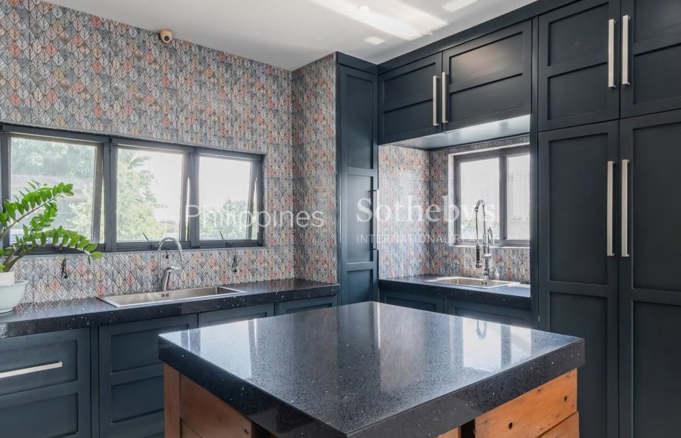 Photo 6 of 10 — 12BR house for rent, White Plains Village, Quezon City
