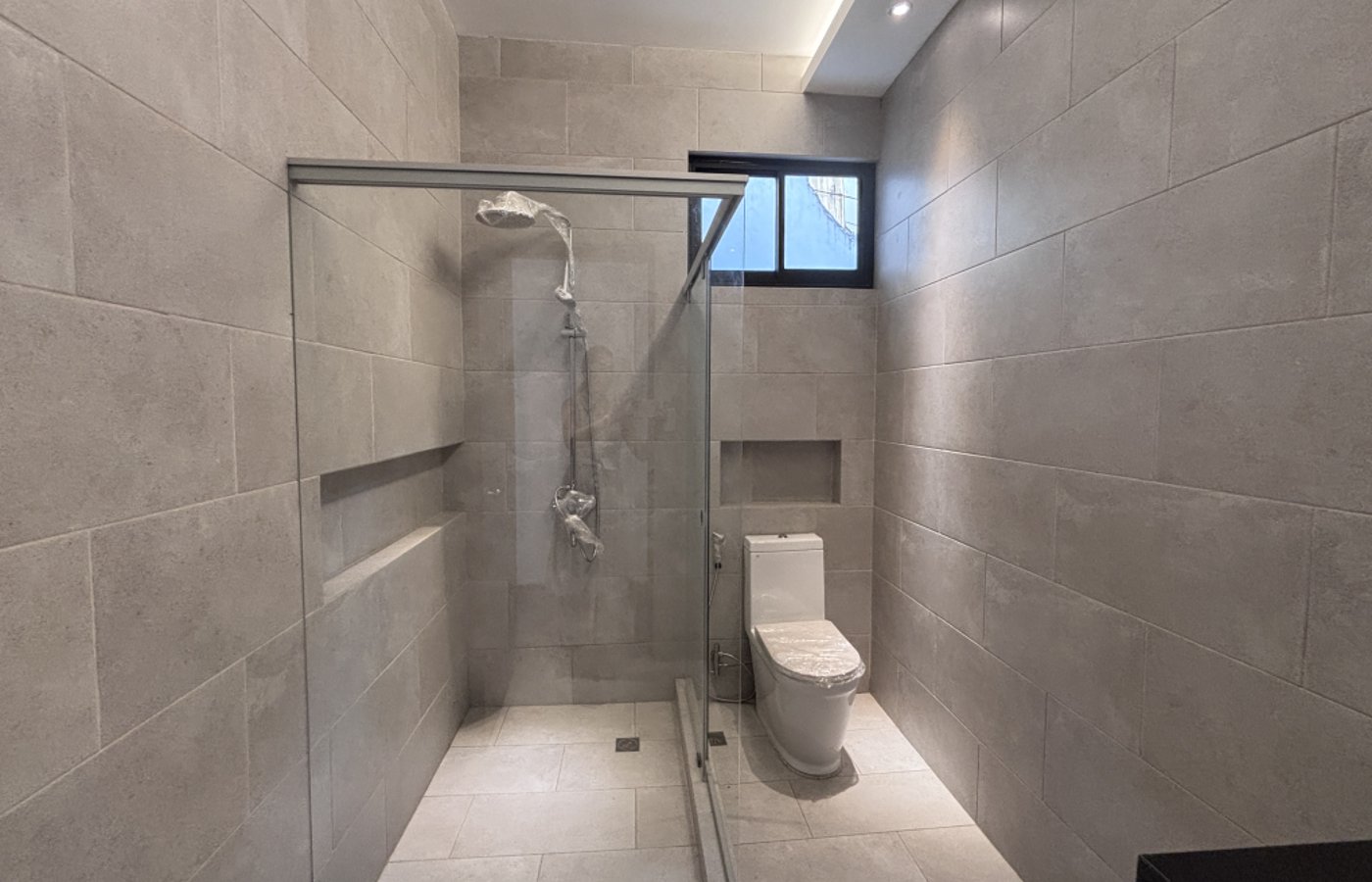 Photo 7 of 8 — 7BR house for sale, White Plains, Quezon City