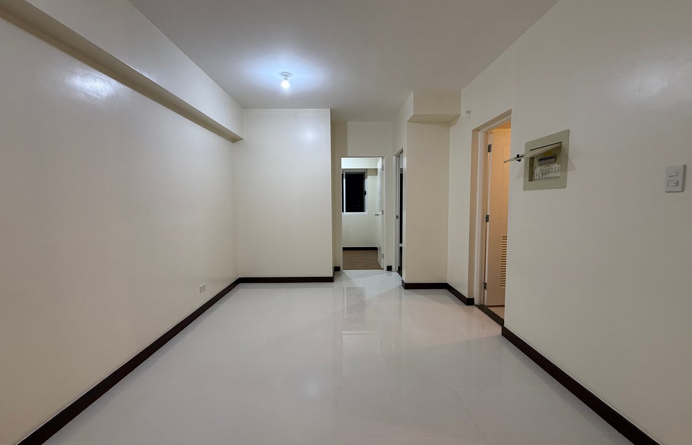 2BR Semi Furnished Torre de Mnila near Universities