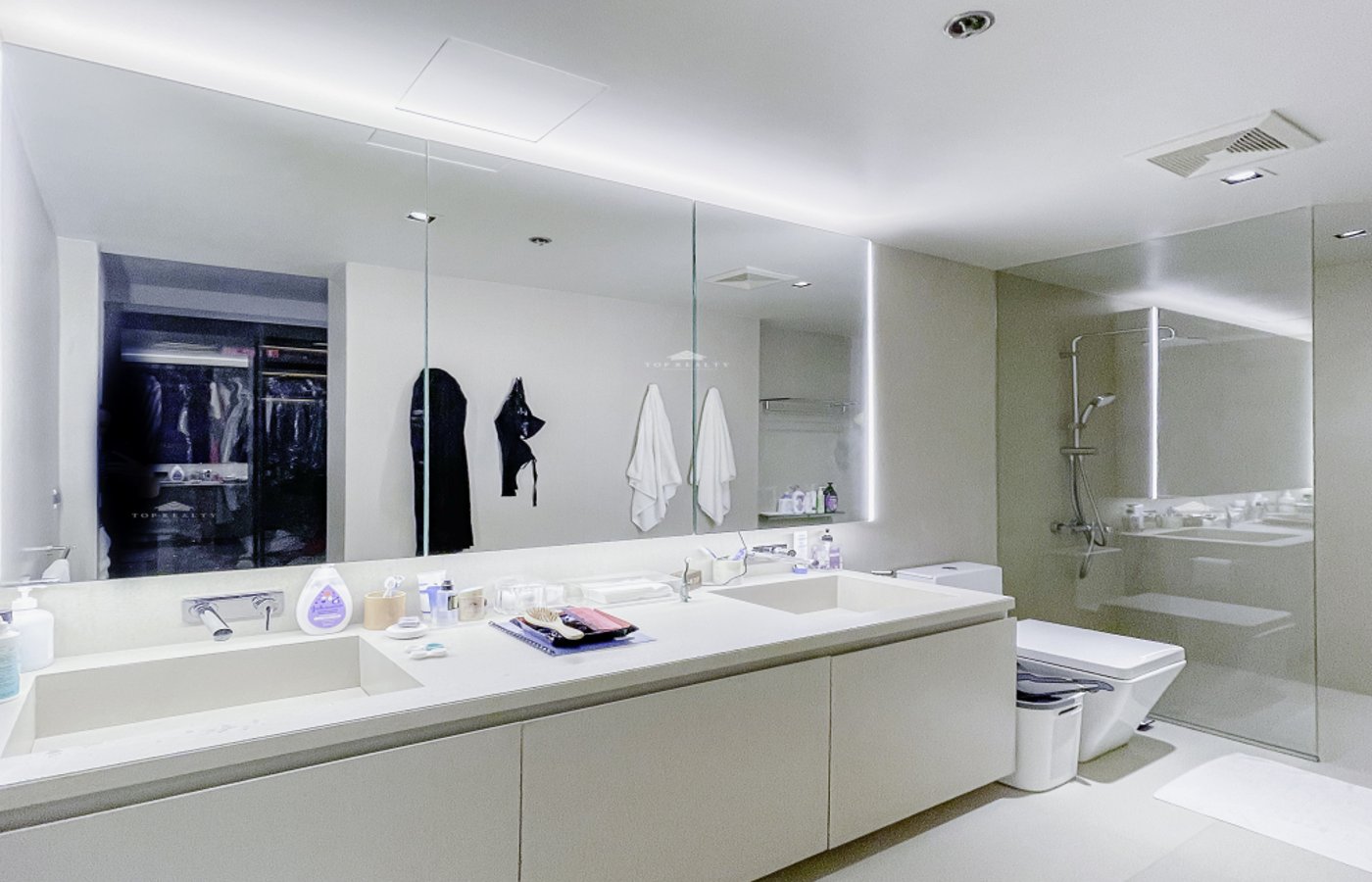 Photo 5 of 8 — 3BR condo for sale, Escala Salcedo, Makati