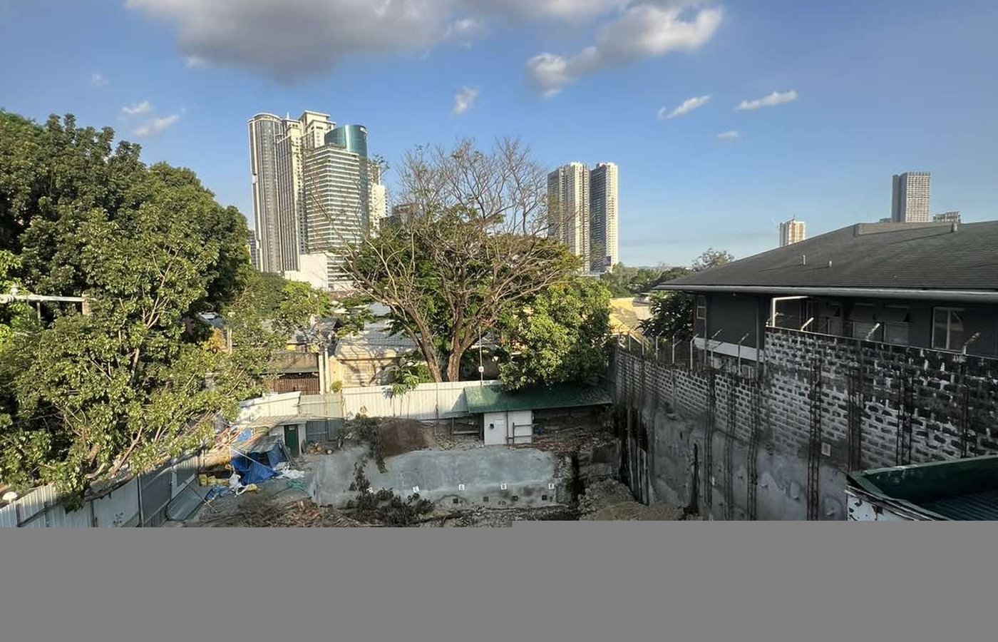 Photo 2 of 10 — 4BR house for sale, White Plains, Quezon City