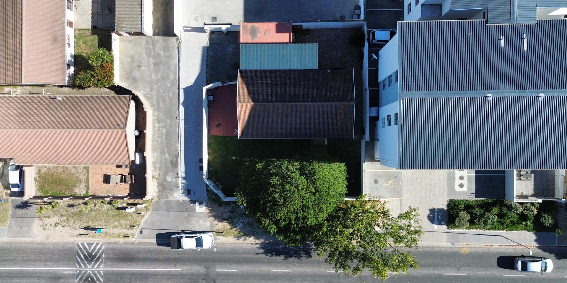 Image 4 of 6
