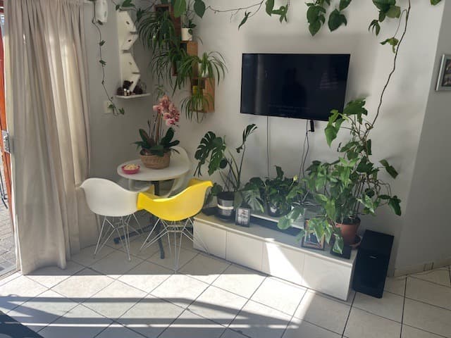 Image 3 of 6