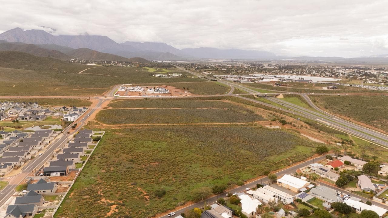 Image 4 of 6