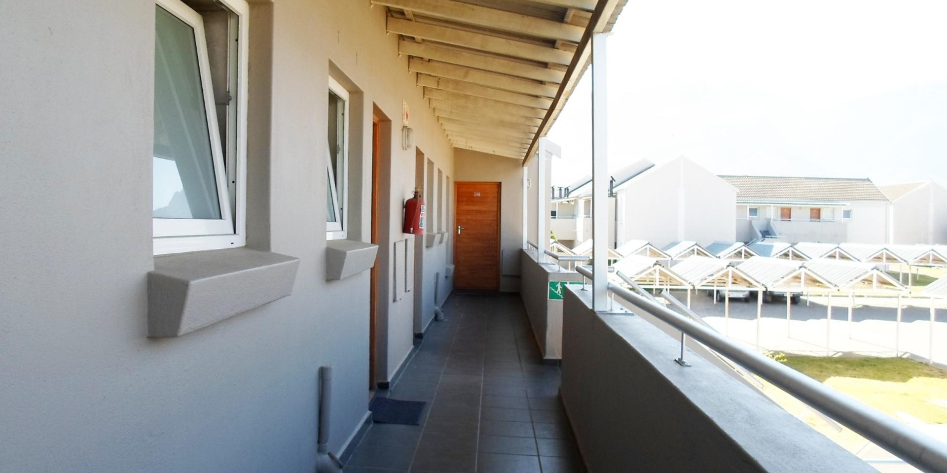 Image 4 of 6