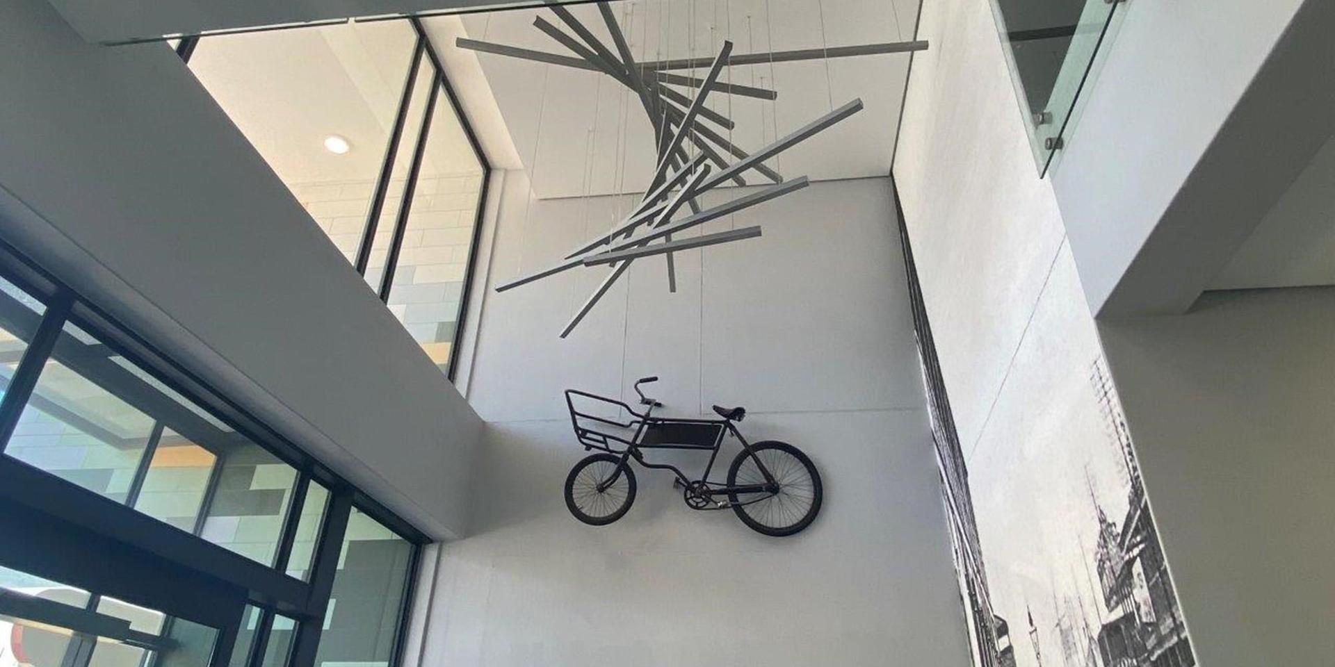 Image 2 of 6