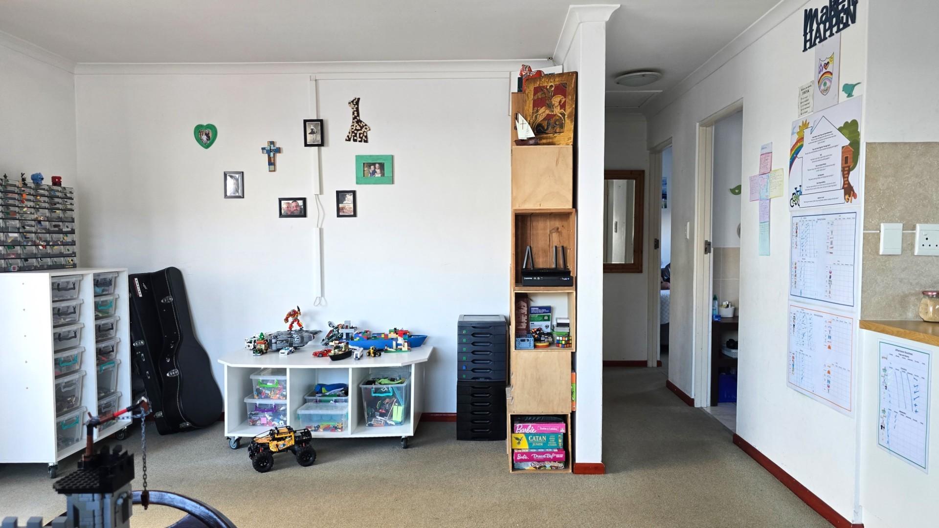 Image 4 of 6