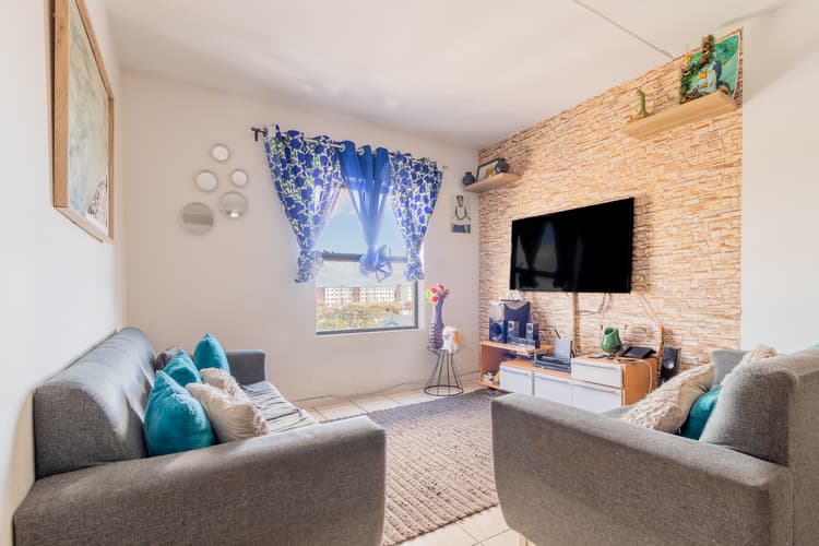 Main property image