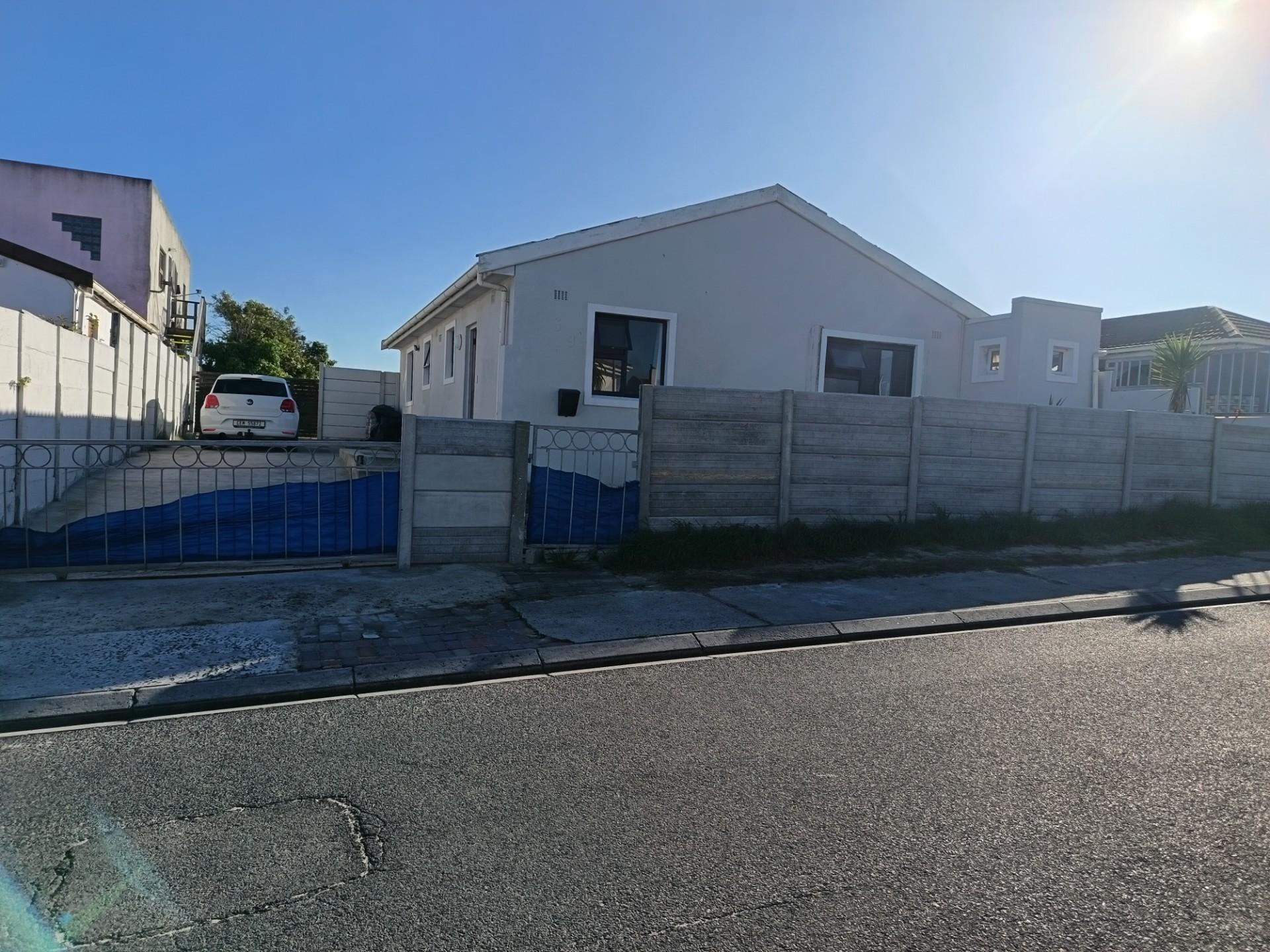 Image 3 of 6