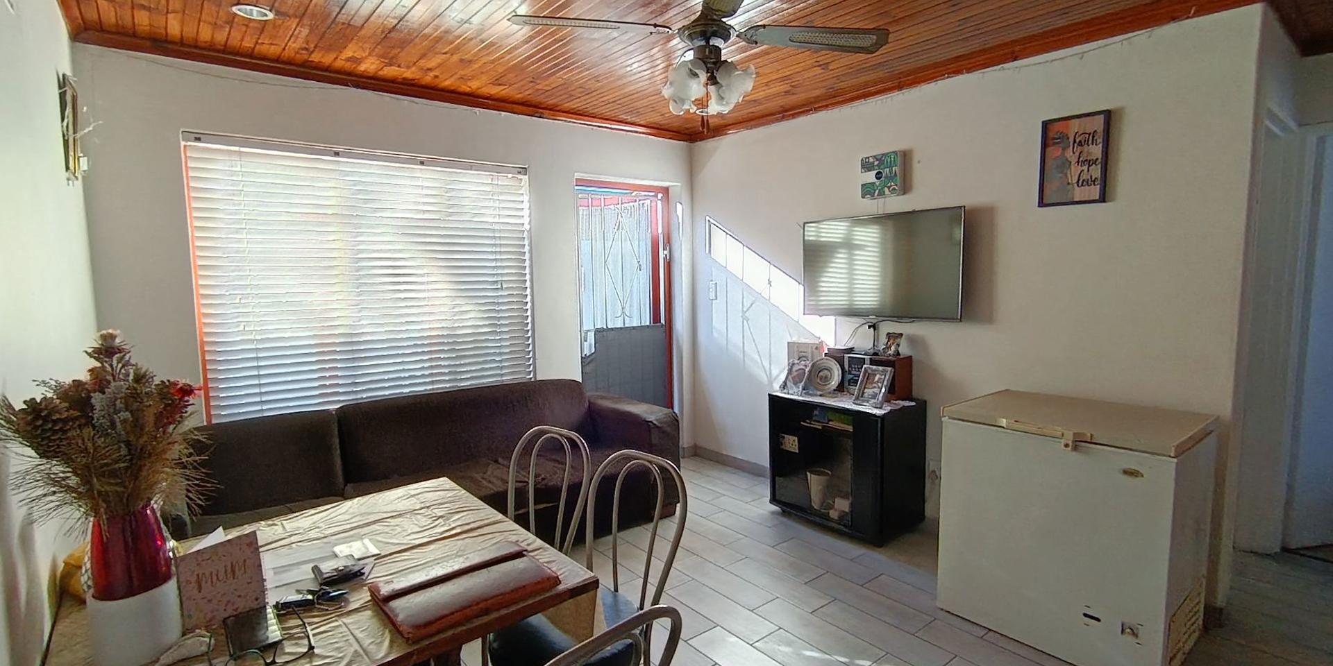 Image 3 of 6