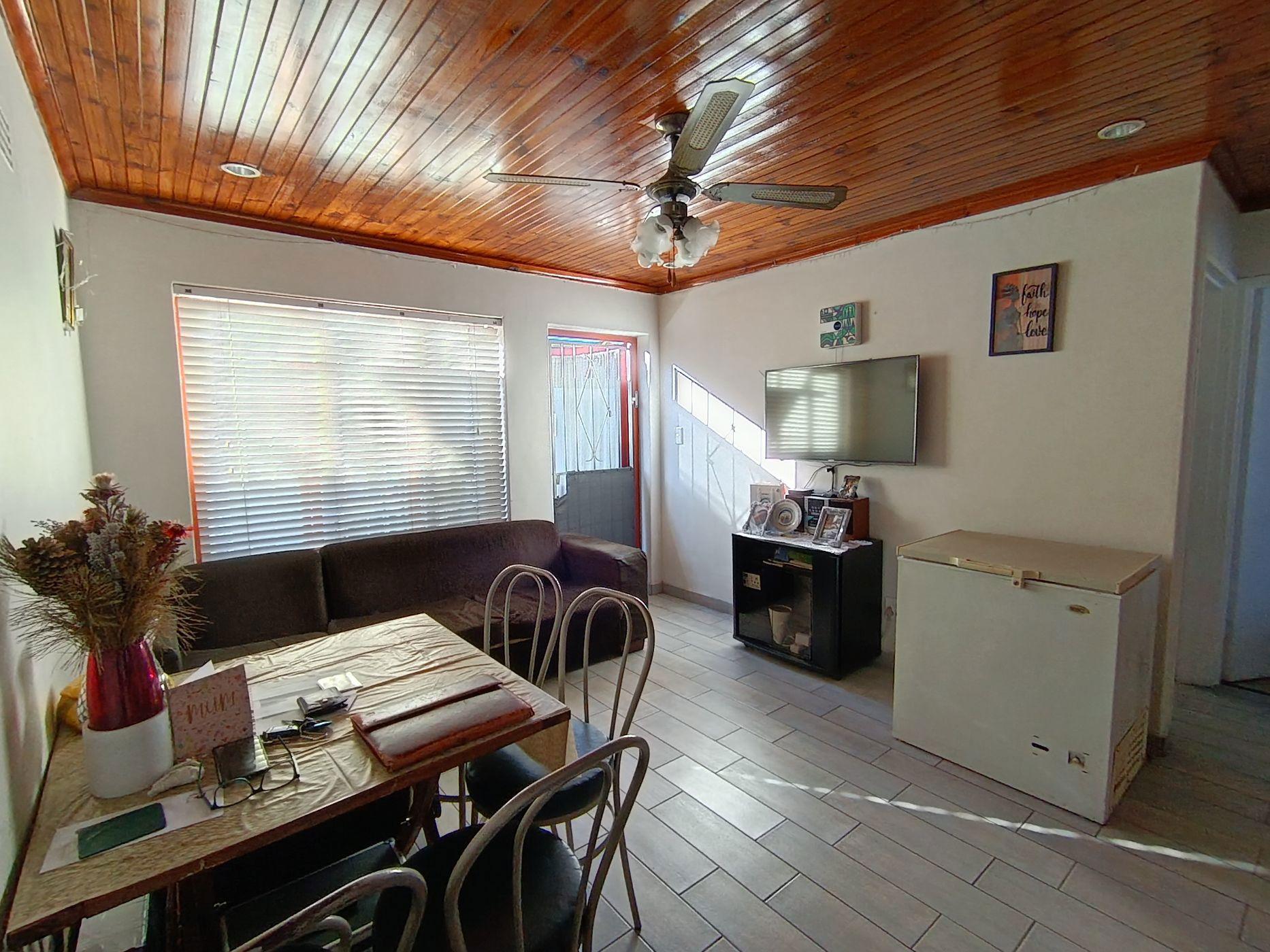 Image 3 of 6
