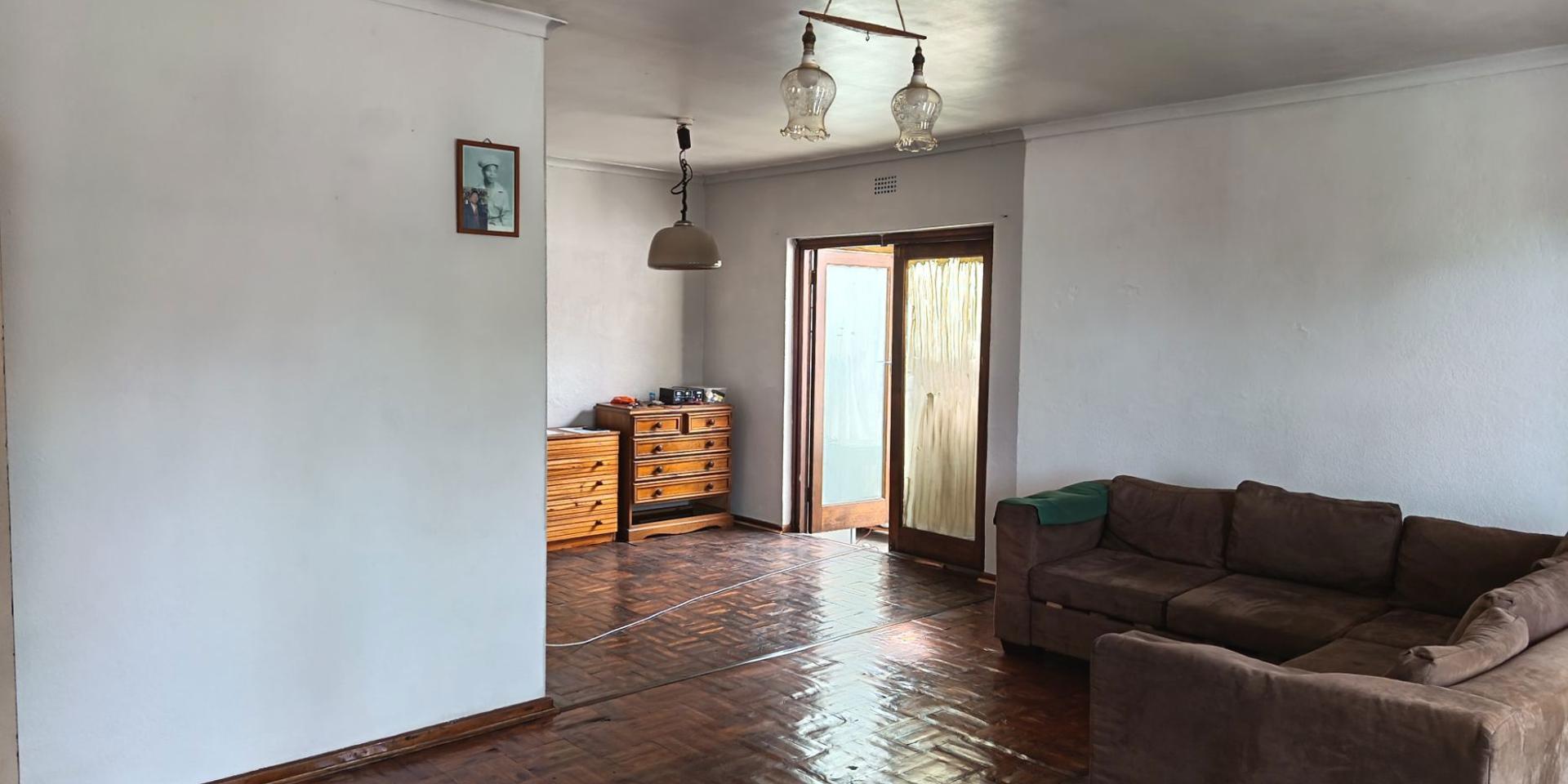 Image 2 of 6