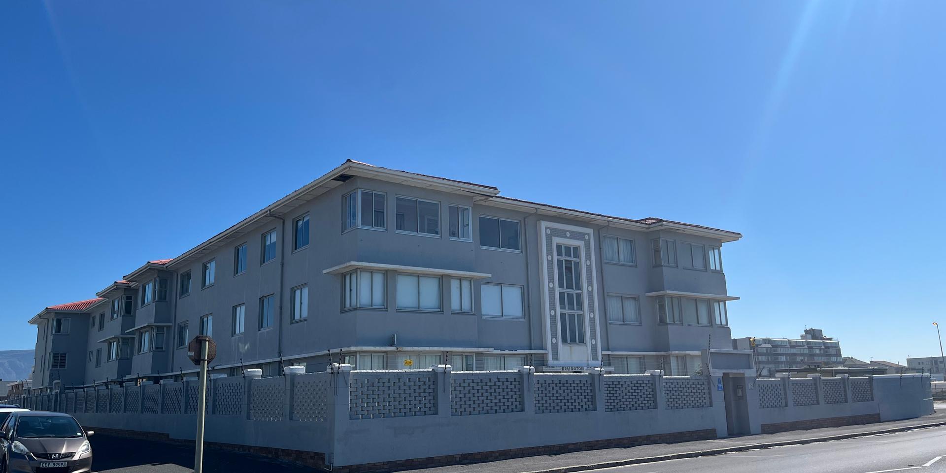 Image 2 of 6