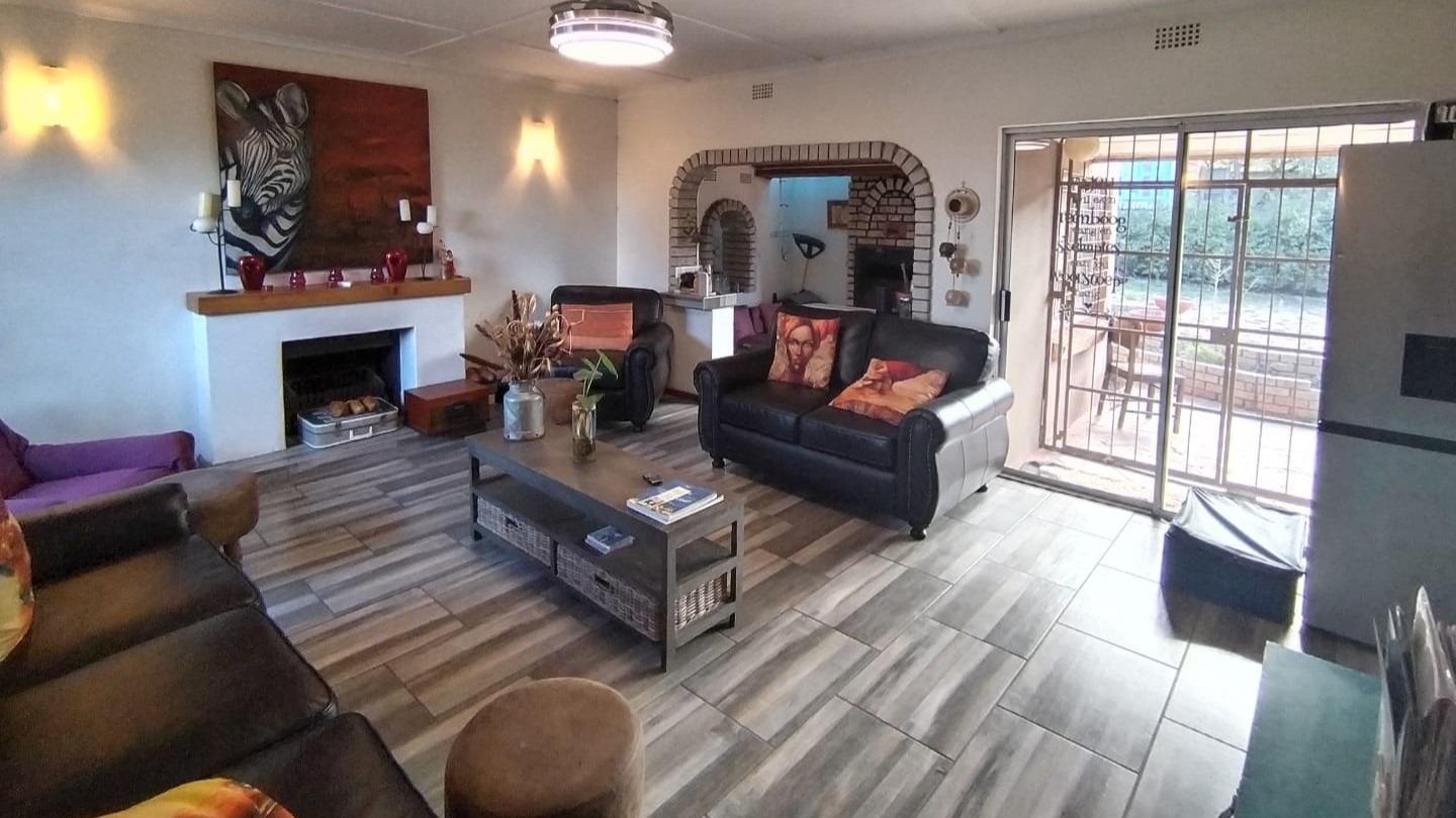 Image 2 of 6