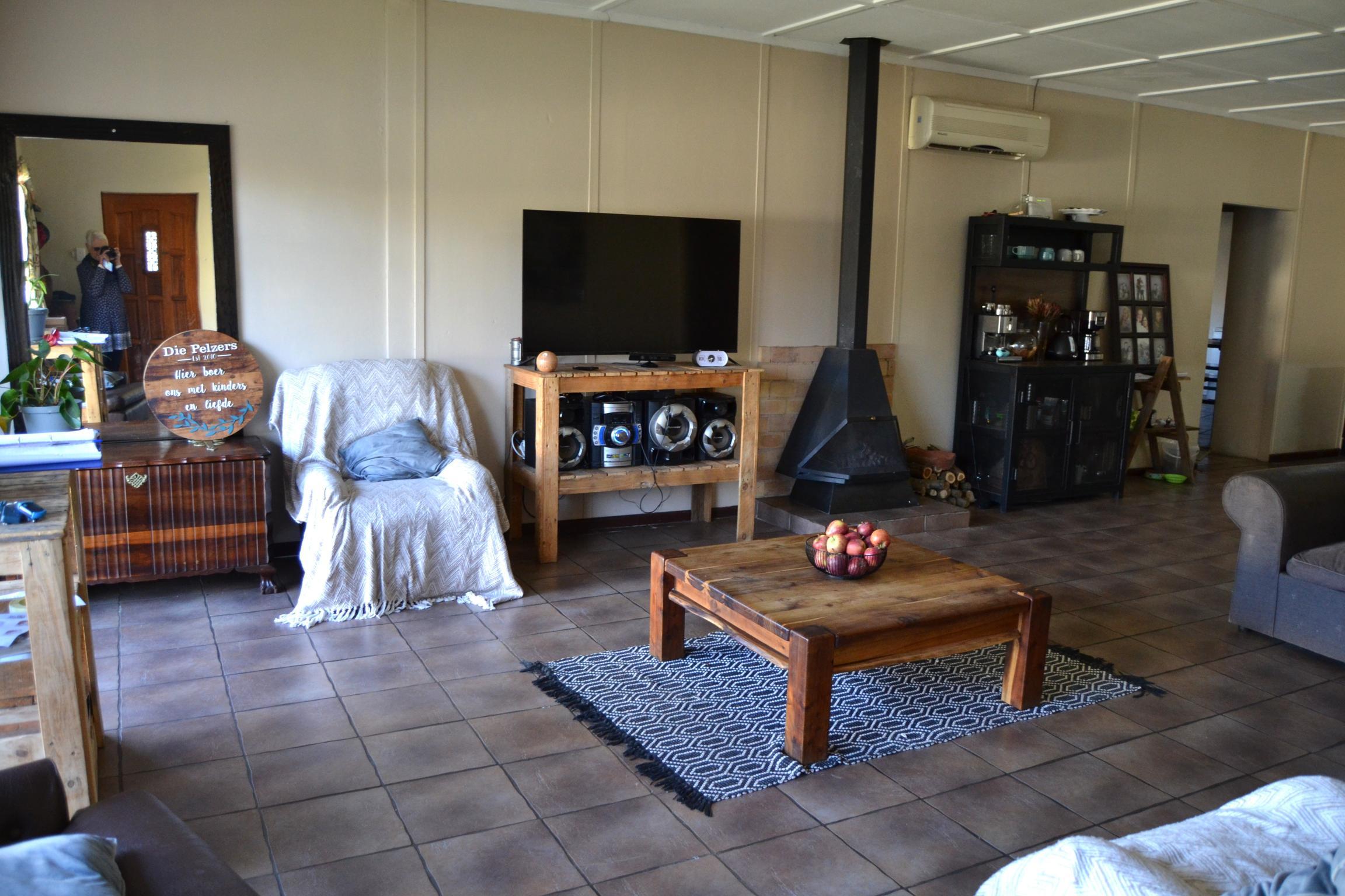 Image 3 of 6