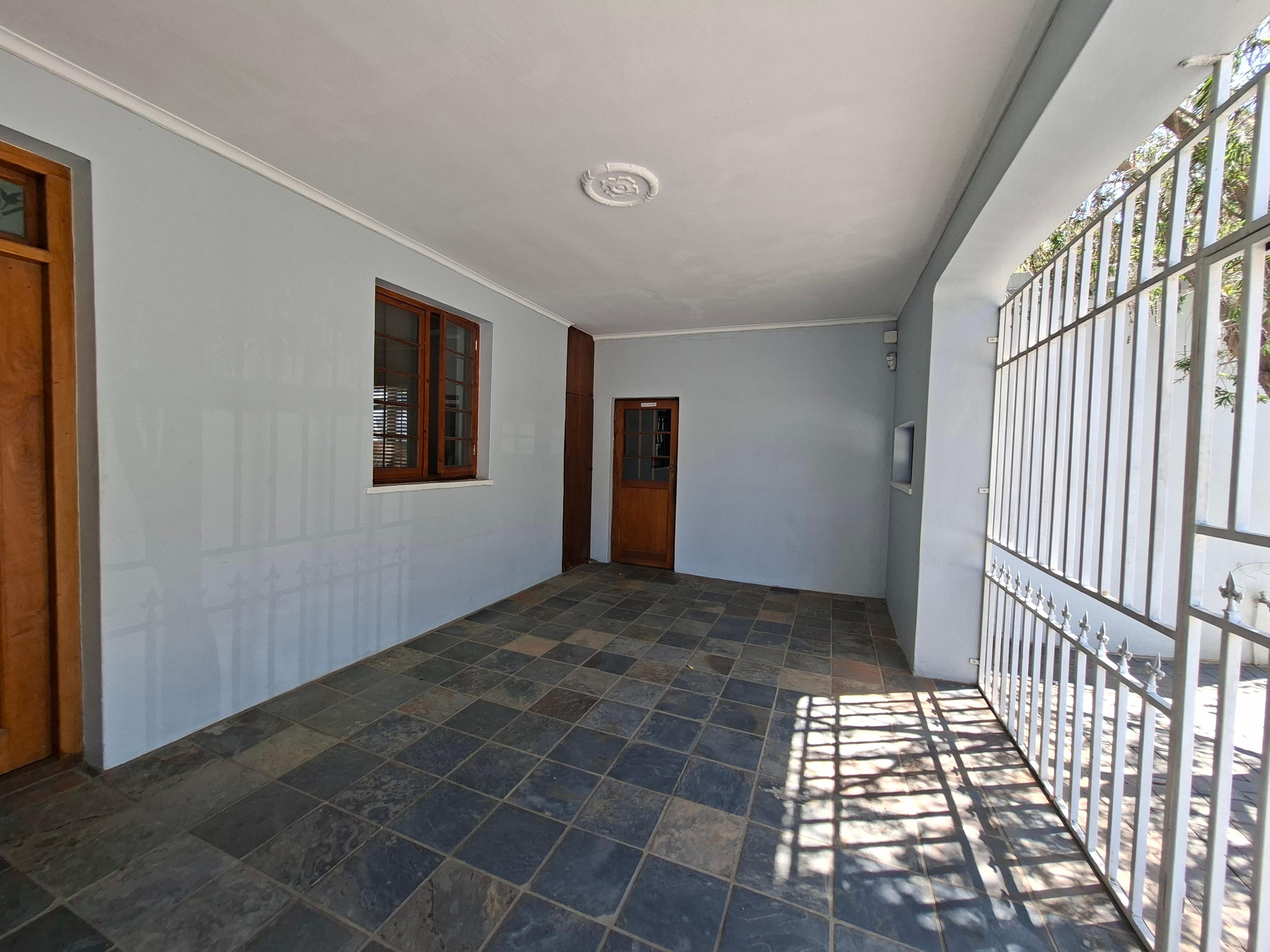 Image 2 of 6