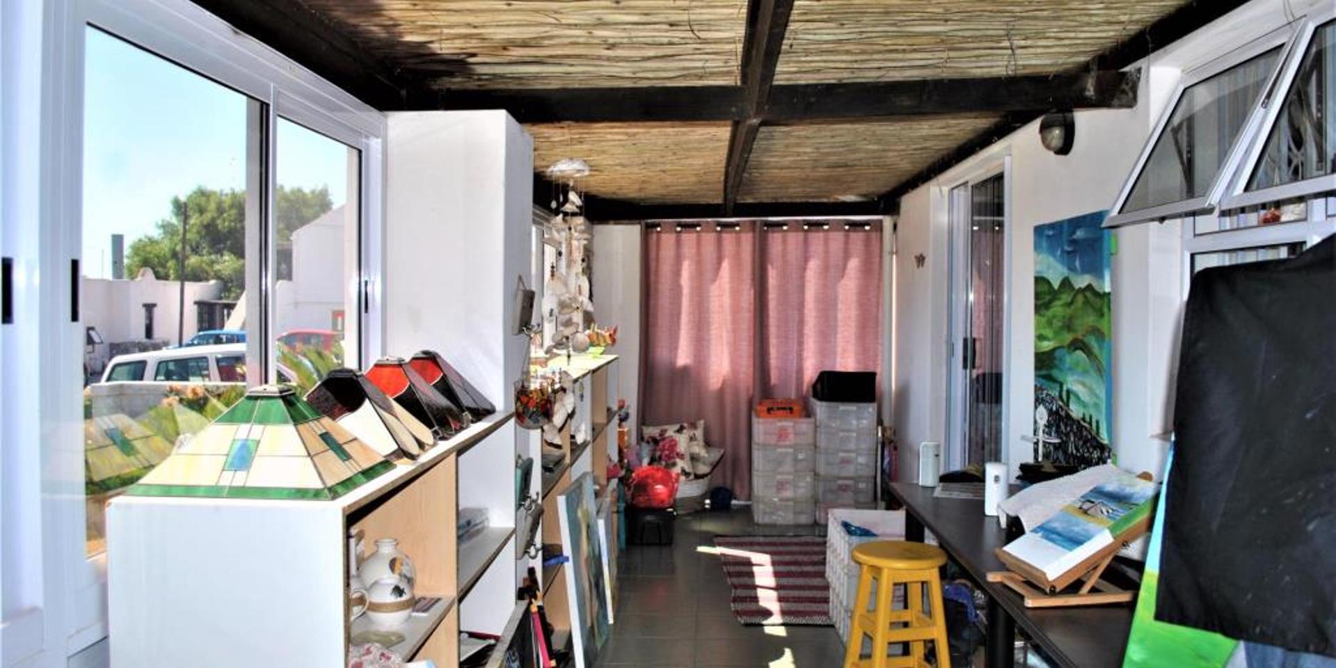 Image 4 of 6