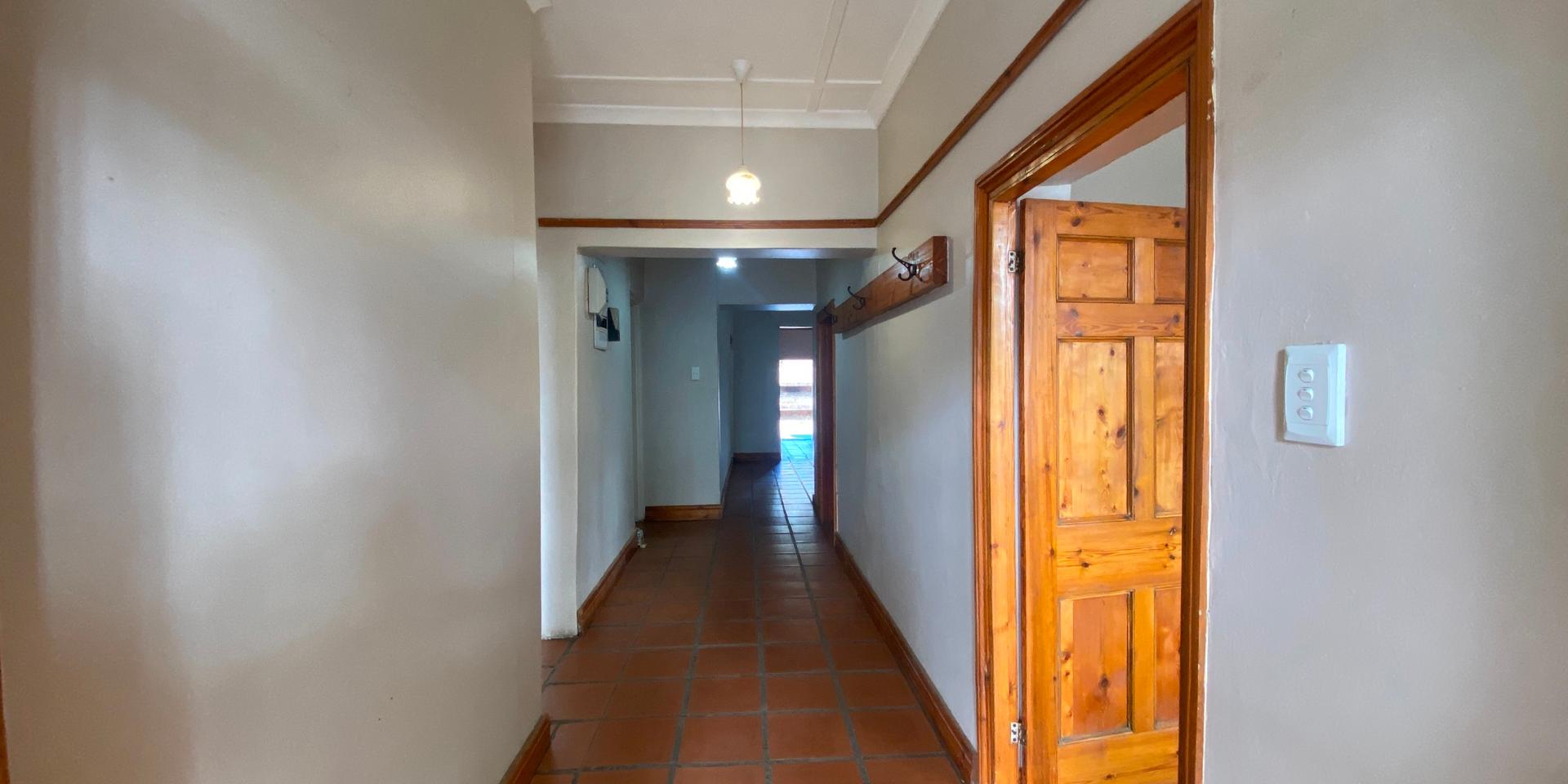 Image 4 of 6