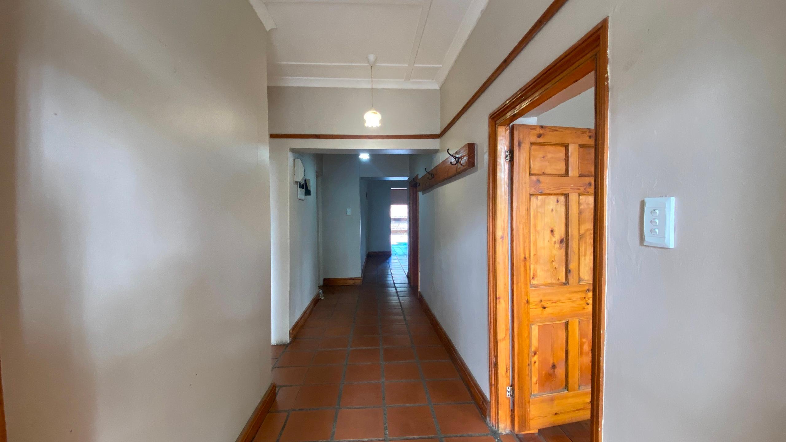 Image 4 of 6