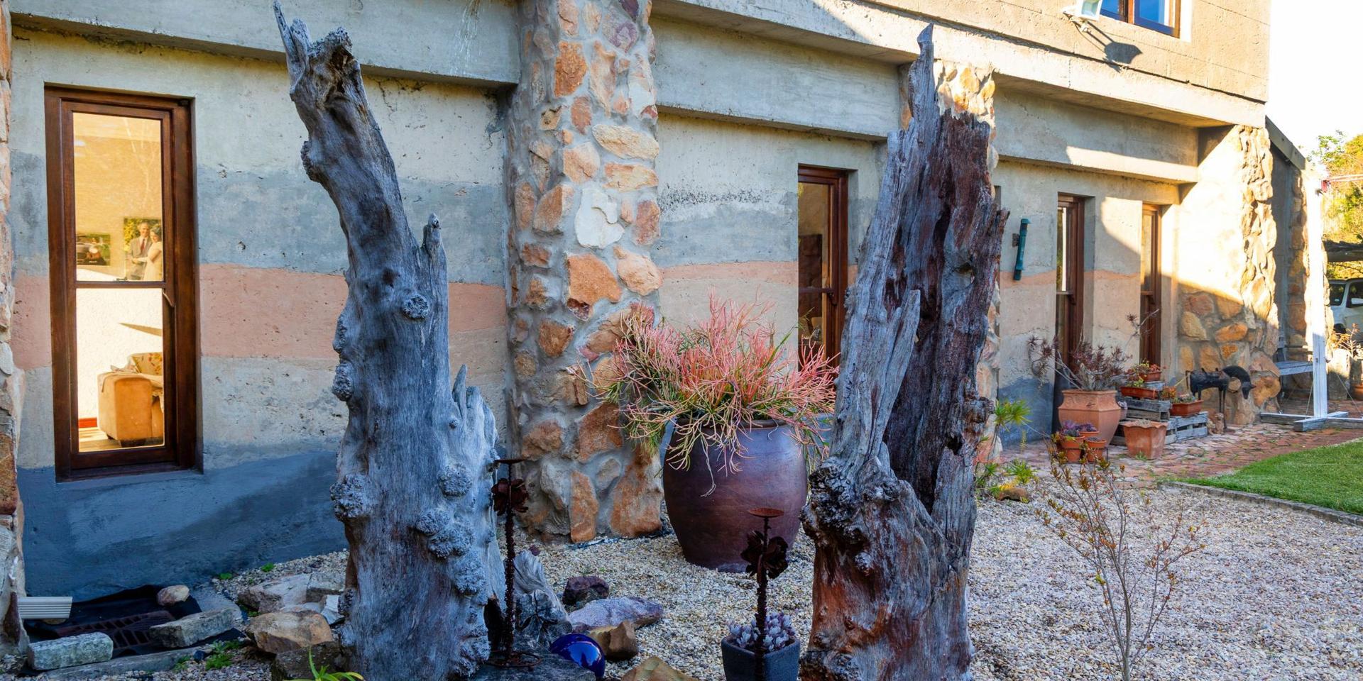 Image 2 of 6