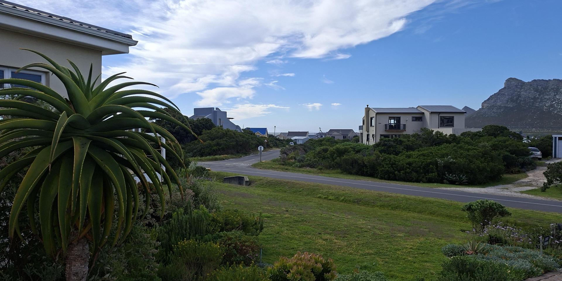 Image 4 of 6