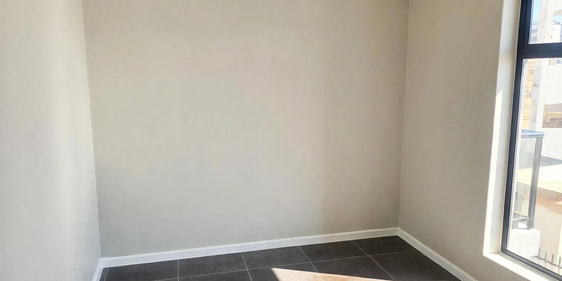 Image 4 of 6