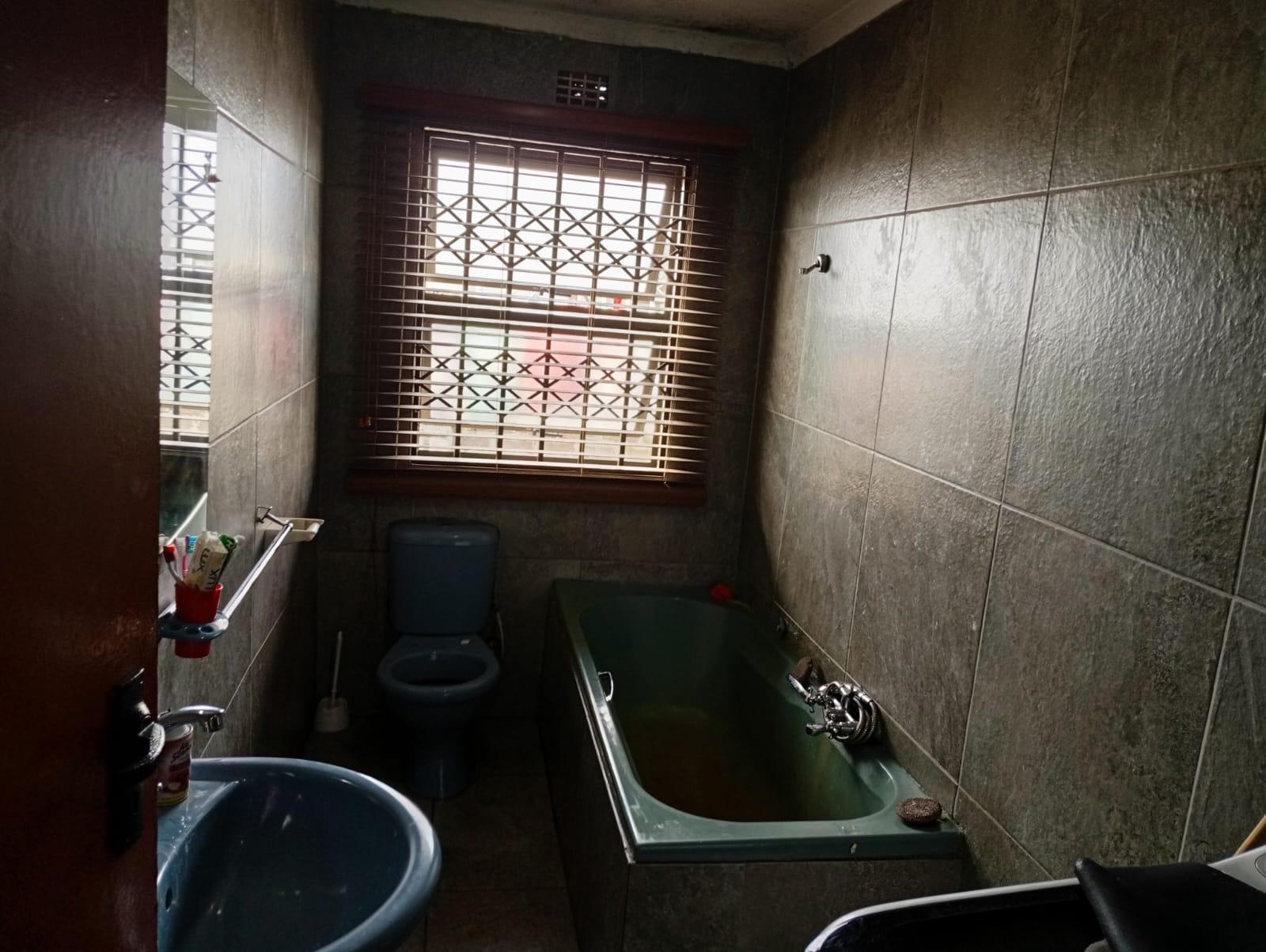 Image 1 of 6