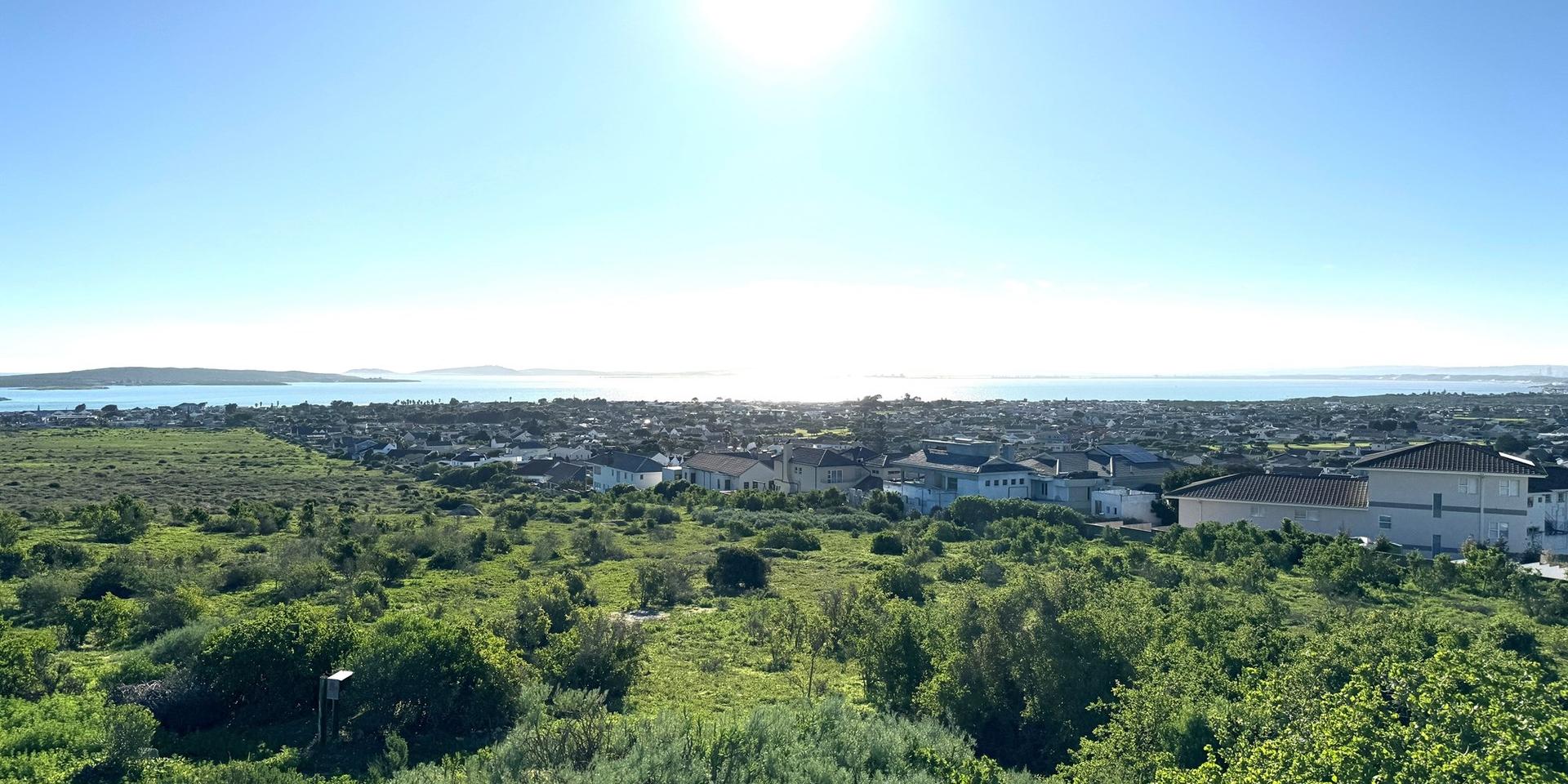 Image 2 of 6
