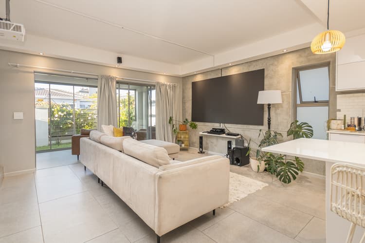 Main property image