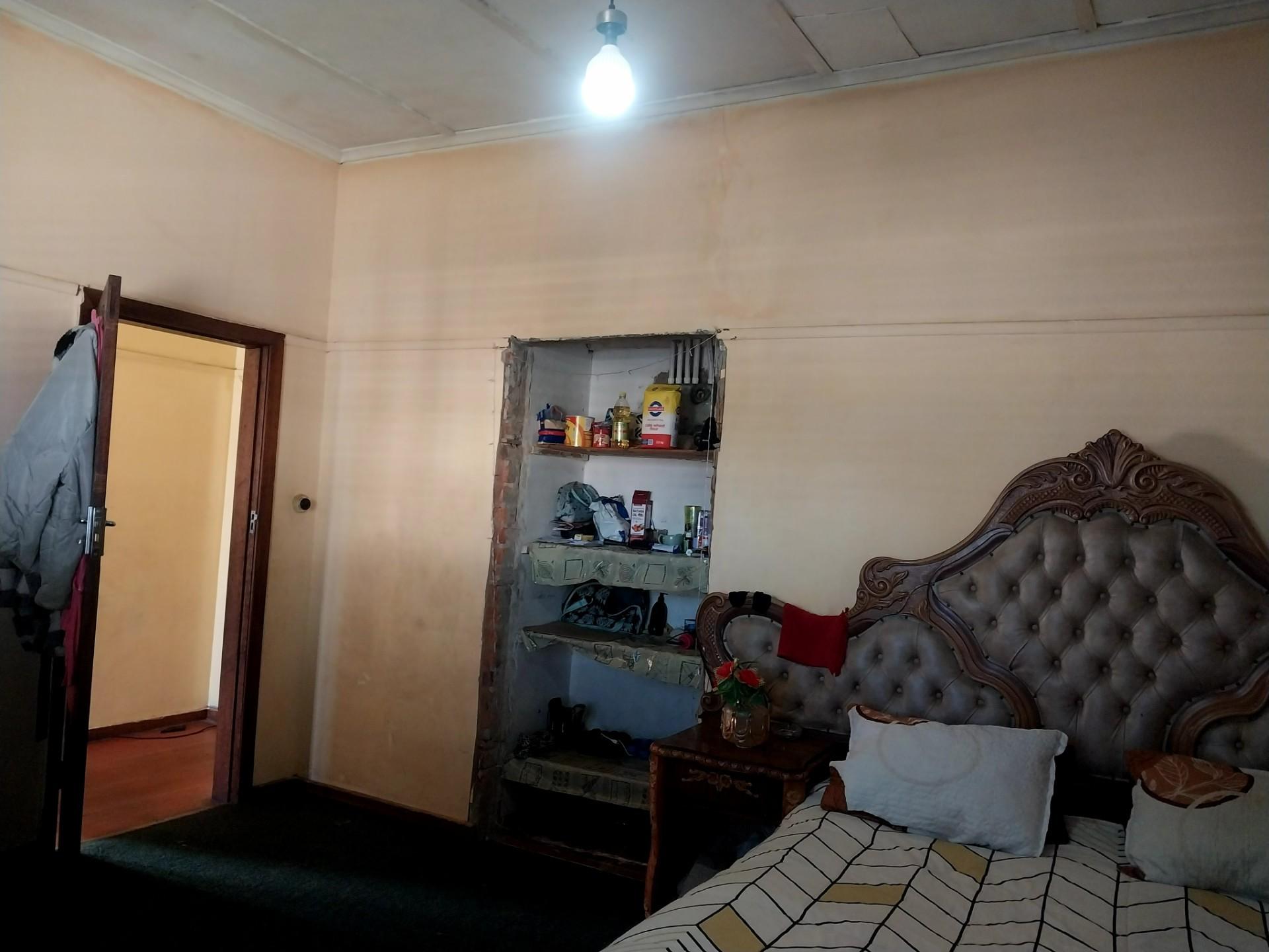 Image 12