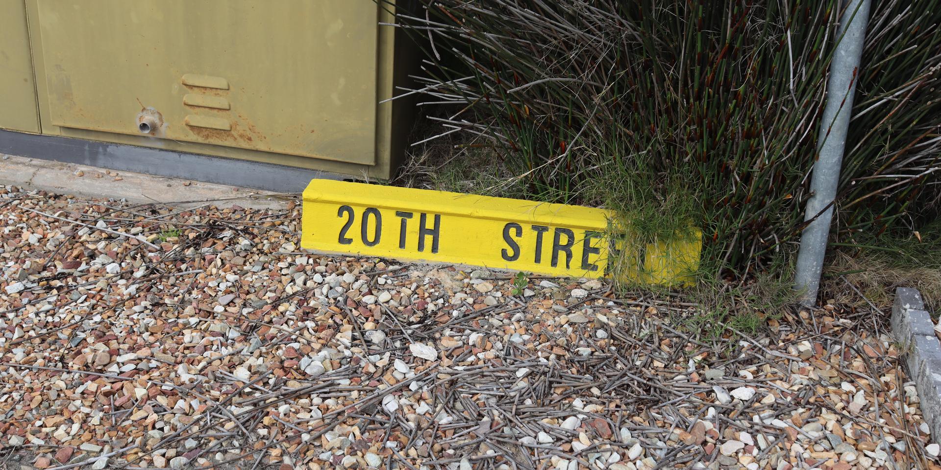 Image 2 of 6