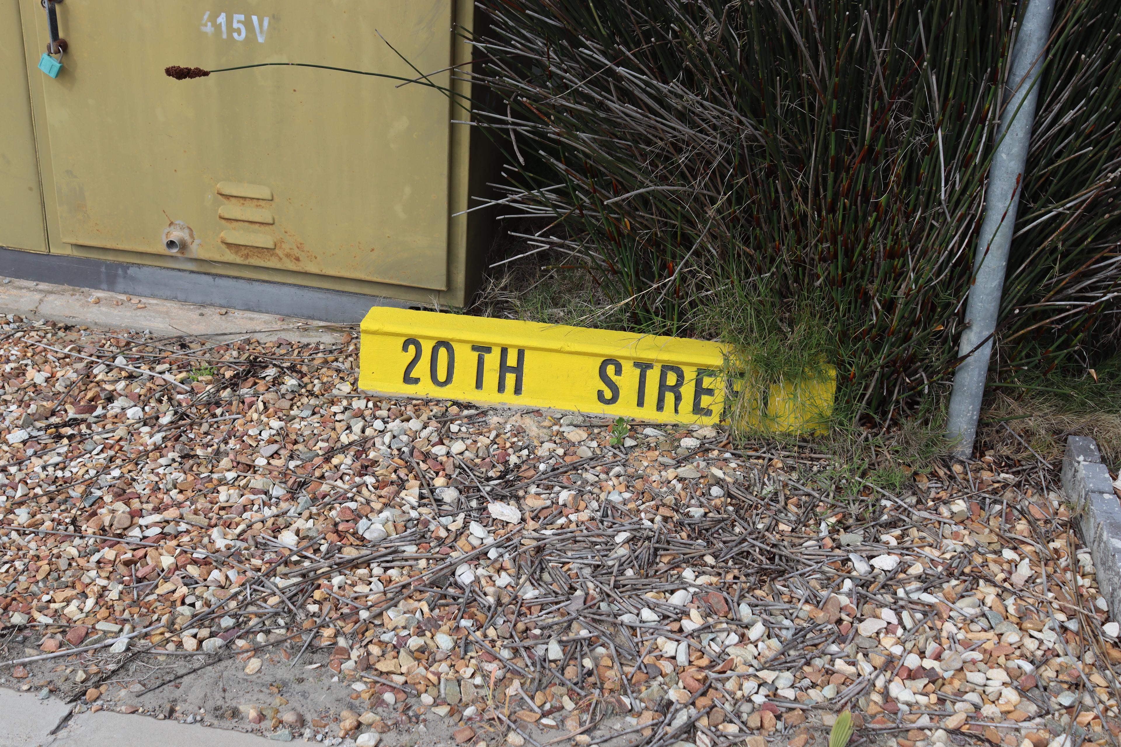 Image 2 of 6