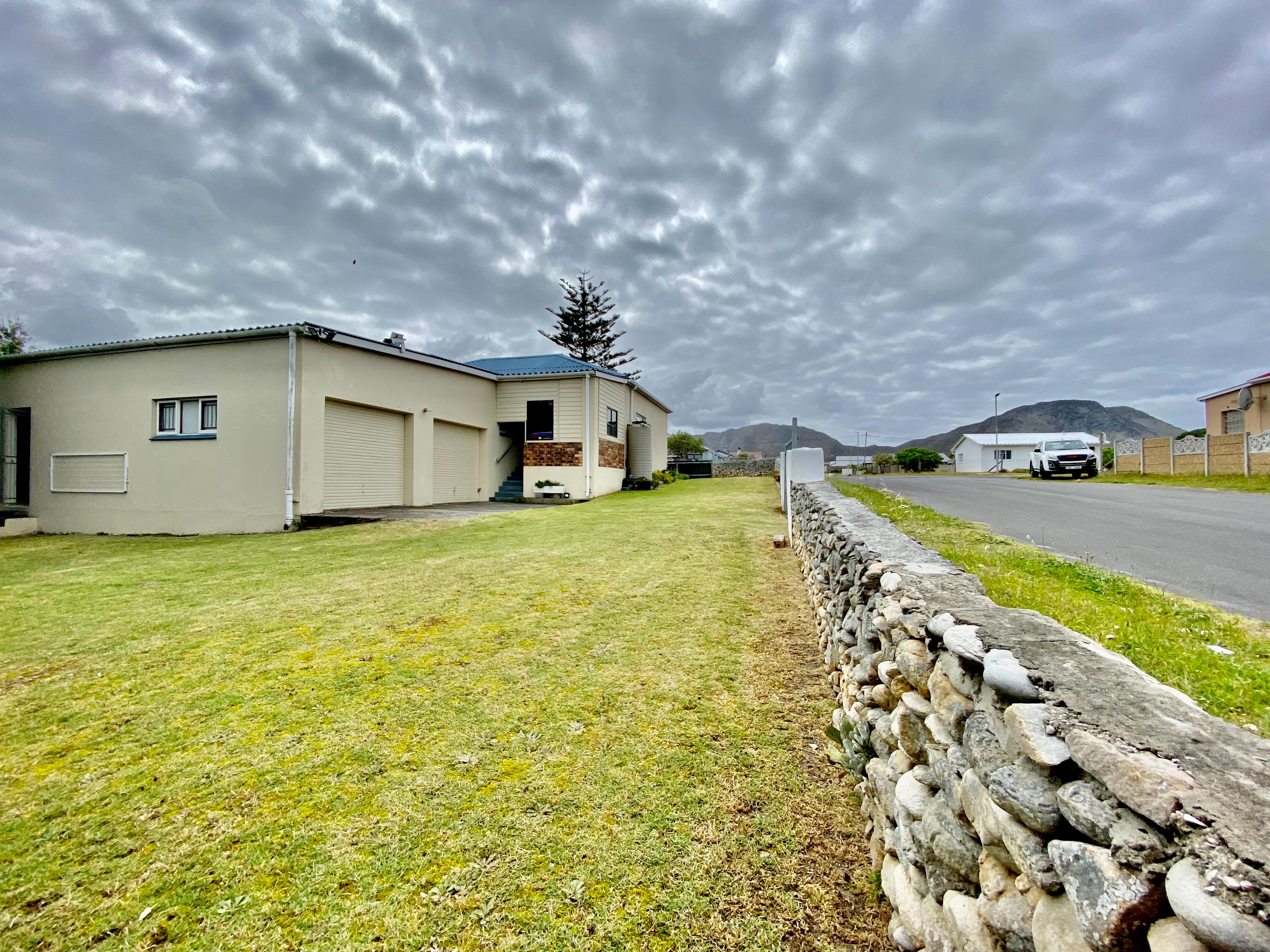 Image 2 of 6