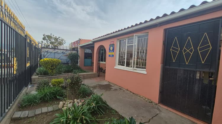 Main property image