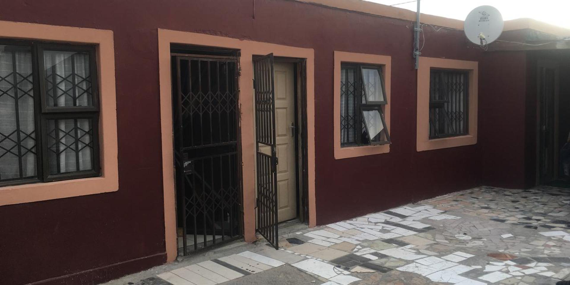 Image 2 of 6