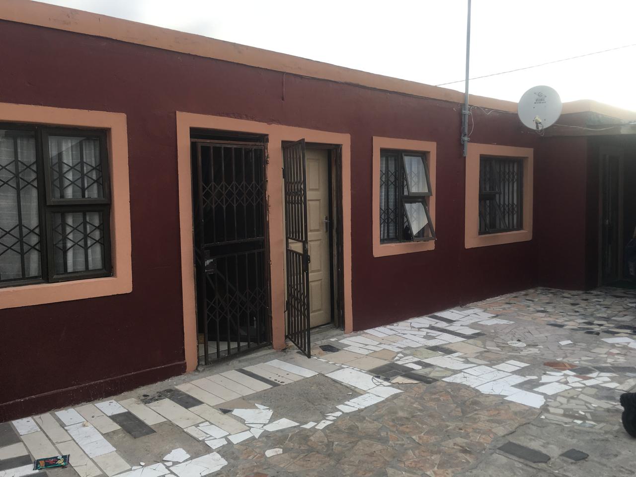 Image 2 of 6