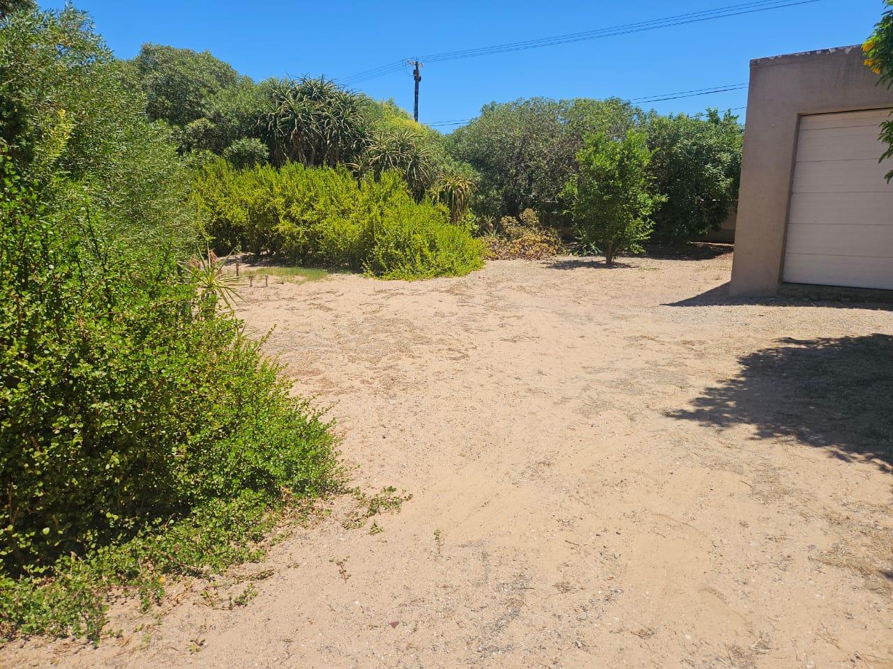 Image 2 of 6