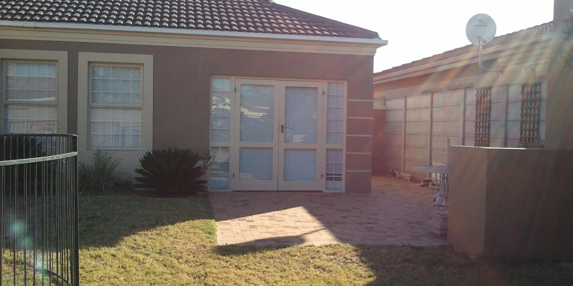 Image 2 of 6