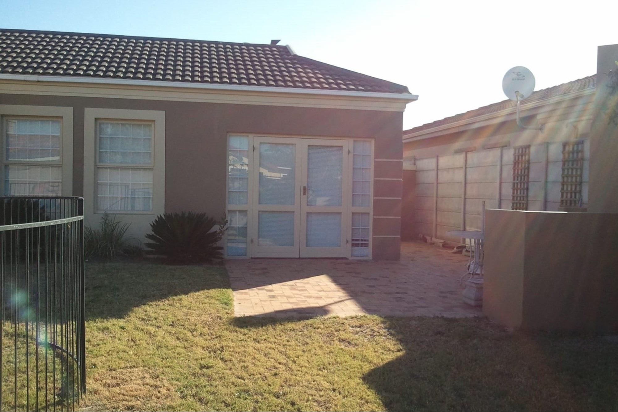 Image 2 of 6