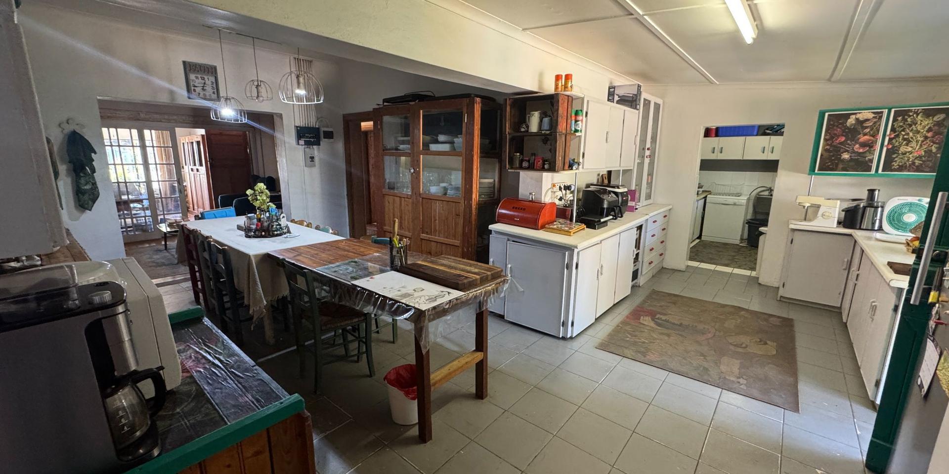 Image 3 of 6